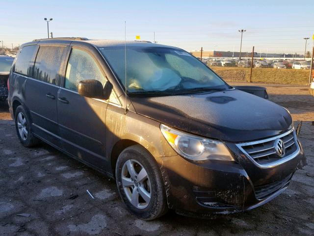 2V4RW3DGXBR642612 - 2011 VOLKSWAGEN ROUTAN SE BLACK photo 1