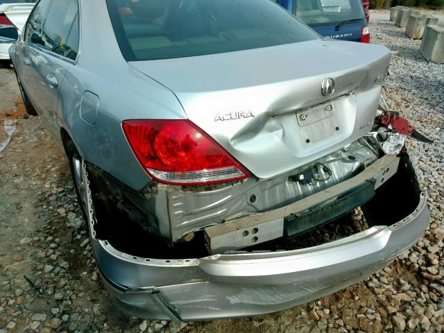 JH4KB16595C015242 - 2005 ACURA RL SILVER photo 9