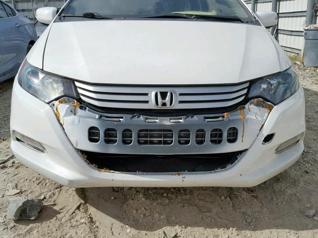 JHMZE2H79BS002440 - 2011 HONDA INSIGHT EX WHITE photo 9