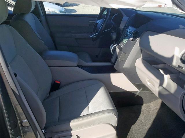 5FNYF3H26BB056926 - 2011 HONDA PILOT LX GRAY photo 5