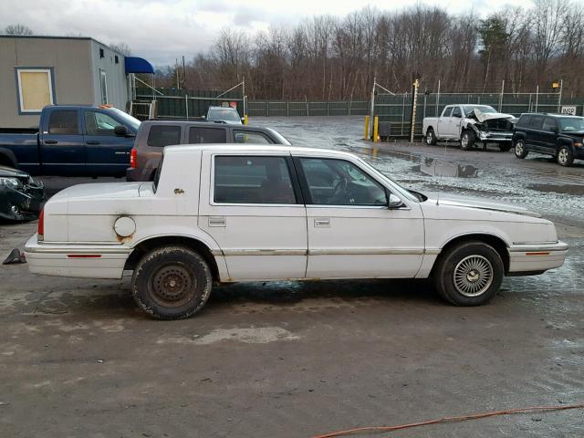 1C3XC66R7ND839629 - 1992 CHRYSLER NEW YORKER WHITE photo 9