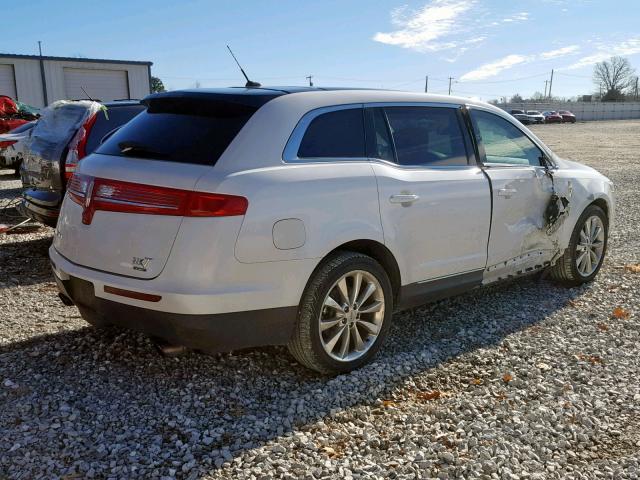 2LMHJ5AT9BBJ50289 - 2011 LINCOLN MKT WHITE photo 4