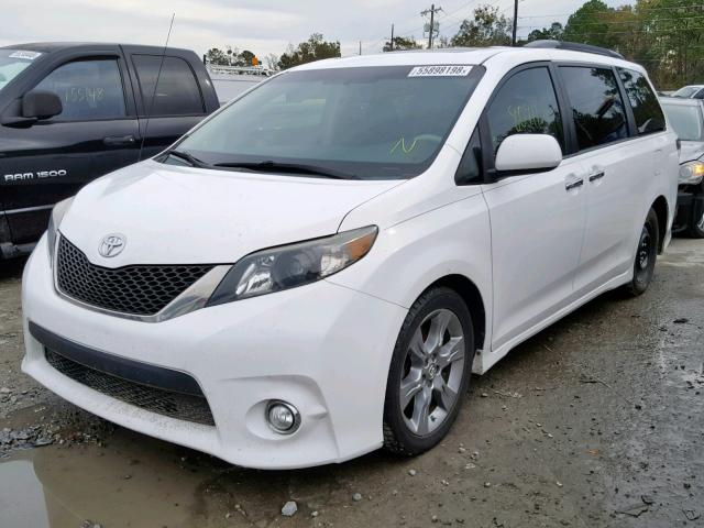 5TDXK3DC1DS300731 - 2013 TOYOTA SIENNA SPO WHITE photo 2