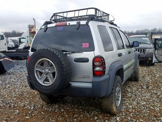 1J4GK38K55W576729 - 2005 JEEP LIBERTY RE SILVER photo 4