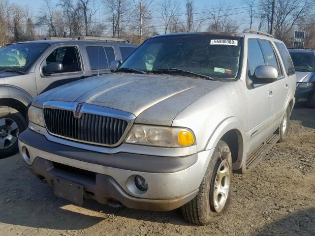 5LMPU28L8WLJ34090 - 1998 LINCOLN NAVIGATOR GRAY photo 2