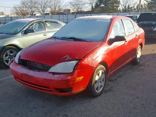 1FAFP34N26W127339 - 2006 FORD FOCUS ZX4 RED photo 2