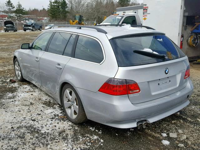 WBANN73596CN01772 - 2006 BMW 530 XIT SILVER photo 3