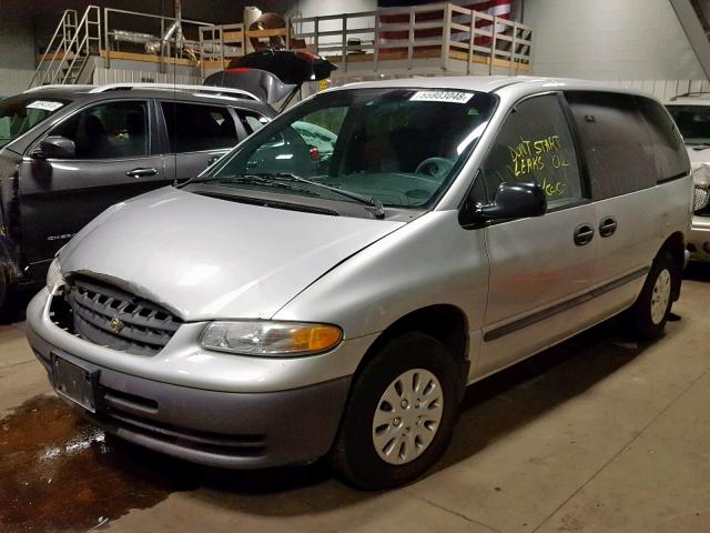 2C4GJ2535YR783912 - 2000 CHRYSLER VOYAGER SILVER photo 2