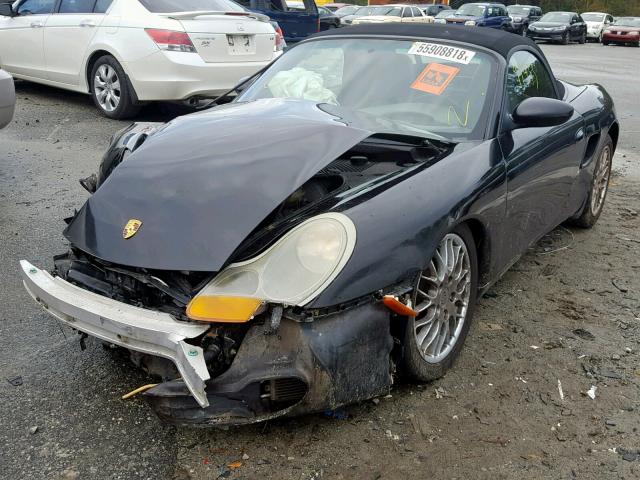 WP0CA29802U621443 - 2002 PORSCHE BOXSTER BLACK photo 2