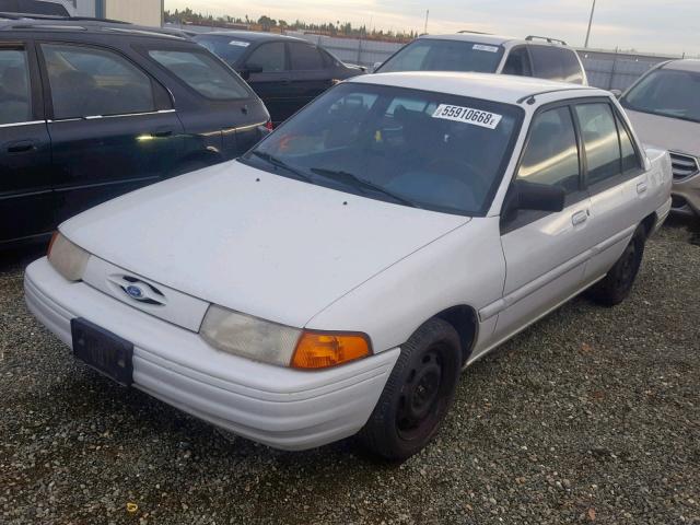 3FARP13J0RR149749 - 1994 FORD ESCORT LX WHITE photo 2