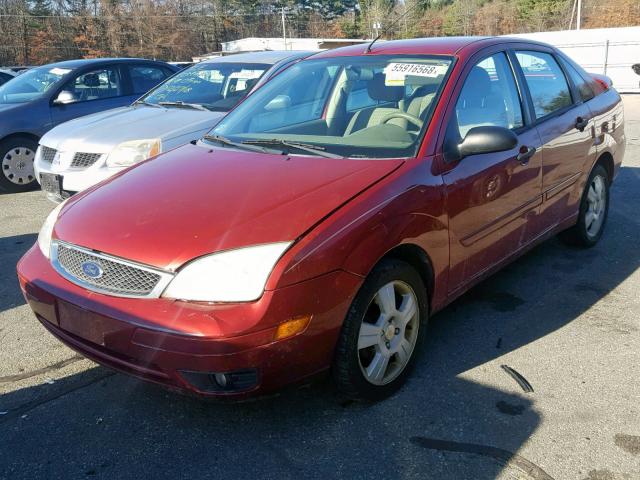 1FAFP34N95W267192 - 2005 FORD FOCUS ZX4 RED photo 2