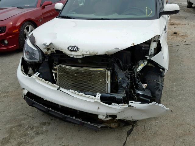 KNDJN2A26E7011682 - 2014 KIA SOUL WHITE photo 9