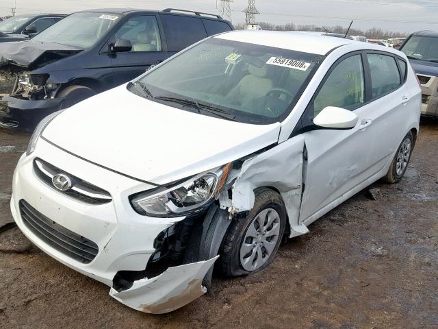 KMHCT5AE5HU310706 - 2017 HYUNDAI ACCENT SE WHITE photo 2