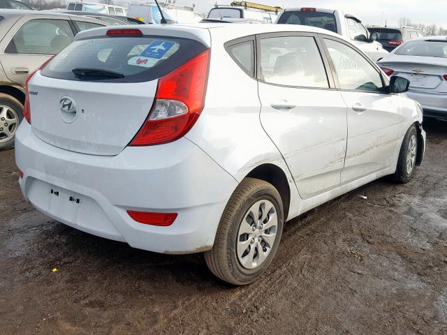 KMHCT5AE5HU310706 - 2017 HYUNDAI ACCENT SE WHITE photo 4