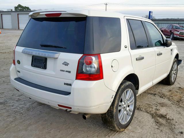 SALFT2BN7AH172804 - 2010 LAND ROVER LR2 HSE TE WHITE photo 4