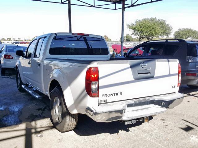 1N6AD09U97C442215 - 2007 NISSAN FRONTIER C WHITE photo 3