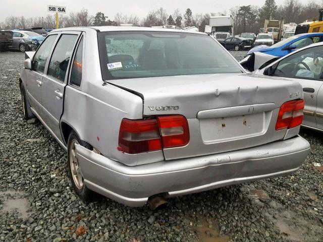 YV1LS55A3X2618363 - 1999 VOLVO S70 SILVER photo 3