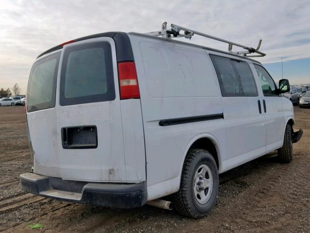 1GCFH15T861210652 - 2006 CHEVROLET EXPRESS G1 WHITE photo 4