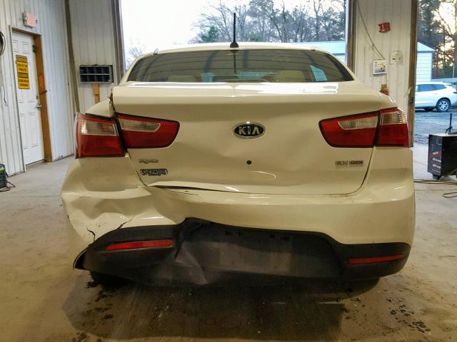 KNADN4A3XC6049806 - 2012 KIA RIO EX WHITE photo 9