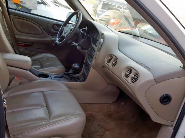 1G2HY52K45U166663 - 2005 PONTIAC BONNEVILLE WHITE photo 5