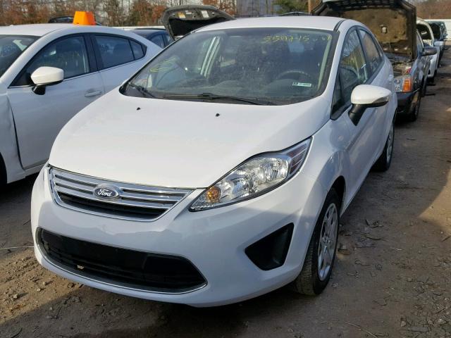 3FADP4BJ1DM131599 - 2013 FORD FIESTA SE WHITE photo 2