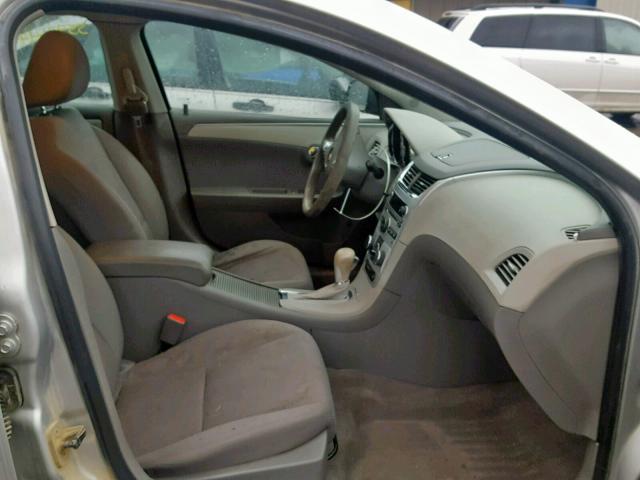 1G1ZB5E03CF258966 - 2012 CHEVROLET MALIBU LS ვერცხლისფერი ფოტო 5