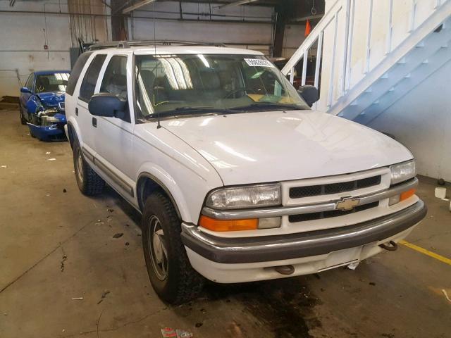 1GNDT13W8YK149813 - 2000 CHEVROLET BLAZER WHITE photo 1