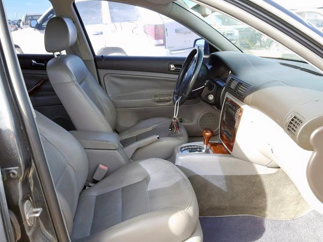 WVWWH63B81E248116 - 2001 VOLKSWAGEN PASSAT GLX 蓝色 照片 5