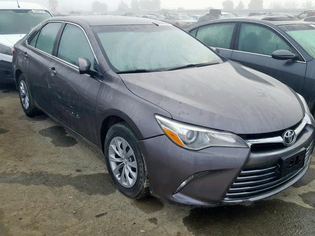 4T1BF1FK9FU946245 - 2015 TOYOTA CAMRY LE GRAY photo 1