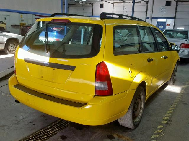 1FAFP36N25W275809 - 2005 FORD FOCUS ZXW YELLOW photo 4