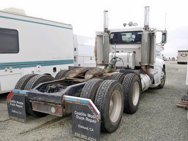 1XPHDB9X49D780303 - 2009 PETERBILT 337 WHITE photo 4