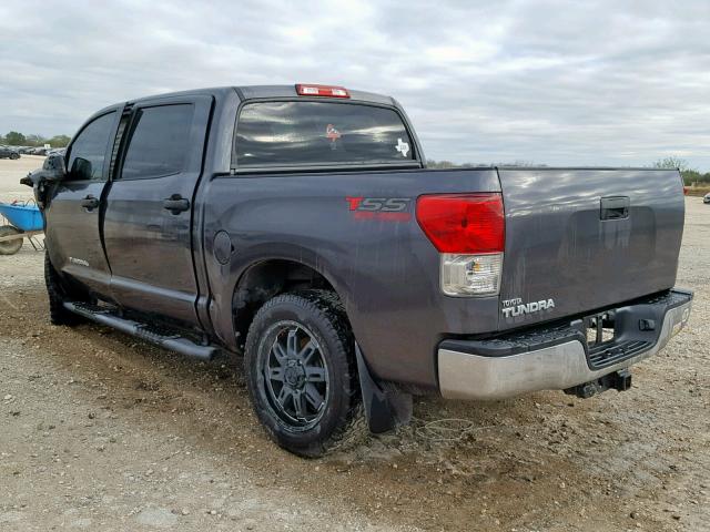 5TFEY5F18DX142332 - 2013 TOYOTA TUNDRA CRE GRAY photo 3