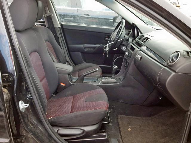 JM1BK143961542939 - 2006 MAZDA 3 HATCHBAC BLACK photo 5