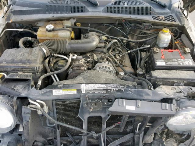 1J4GL38K65W563243 - 2005 JEEP LIBERTY RE BROWN photo 7