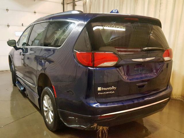 2C4RC1BG4JR115643 - 2018 CHRYSLER PACIFICA T BLUE photo 3