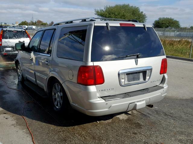 5LMFU27R64LJ07422 - 2004 LINCOLN NAVIGATOR 银色 照片 3