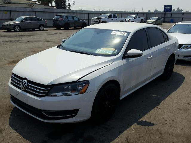 1VWAP7A34CC093882 - 2012 VOLKSWAGEN PASSAT S WHITE photo 2