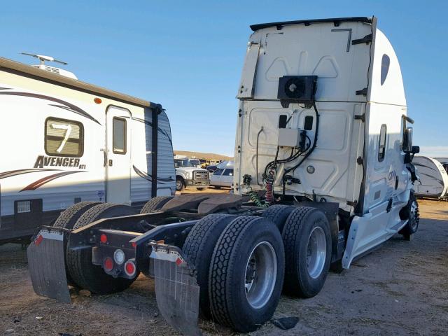 3AKJGLD5XGSHJ9322 - 2016 FREIGHTLINER CASCADIA 1 WHITE photo 4