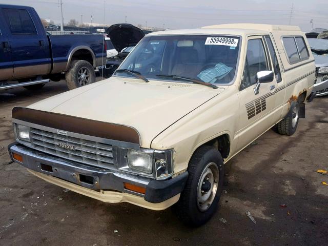 JT4RN56D8F0124395 - 1985 TOYOTA PICKUP XTR TAN photo 2