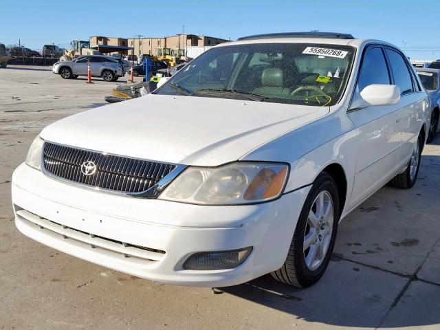 4T1BF28B0YU086080 - 2000 TOYOTA AVALON XL WHITE photo 2