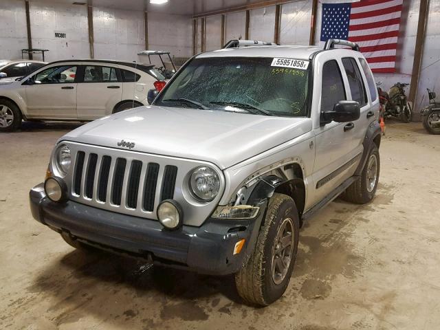 1J4GL38K56W165216 - 2006 JEEP LIBERTY RE SILVER photo 2