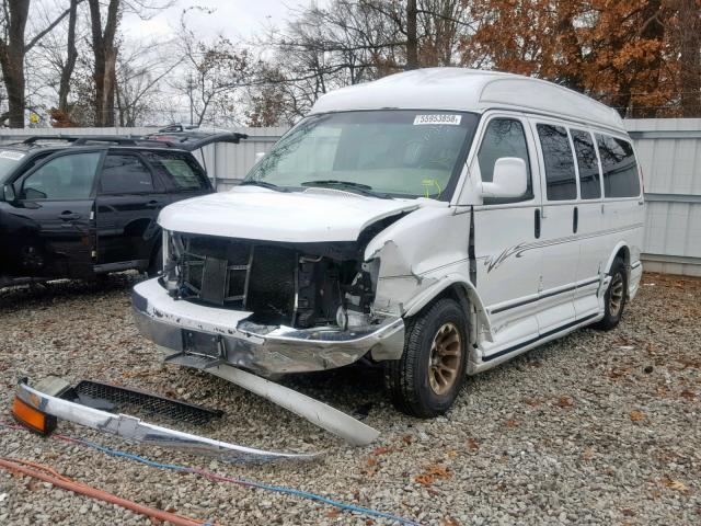 1GBFG15T751205934 - 2005 CHEVROLET EXPRESS G1 WHITE photo 2