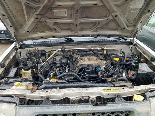 5N1ED28T8YC537743 - 2000 NISSAN XTERRA SILVER photo 7