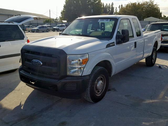 1FT7X2A67FEB75818 - 2015 FORD F250 SUPER WHITE photo 2