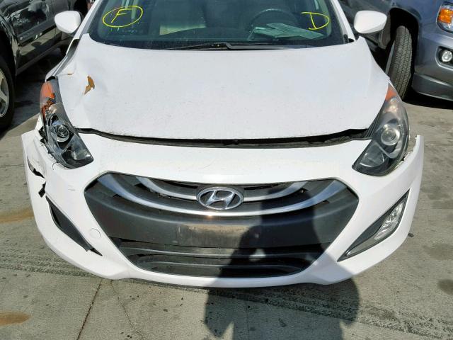 KMHD35LE4DU030657 - 2013 HYUNDAI ELANTRA GT WHITE photo 9