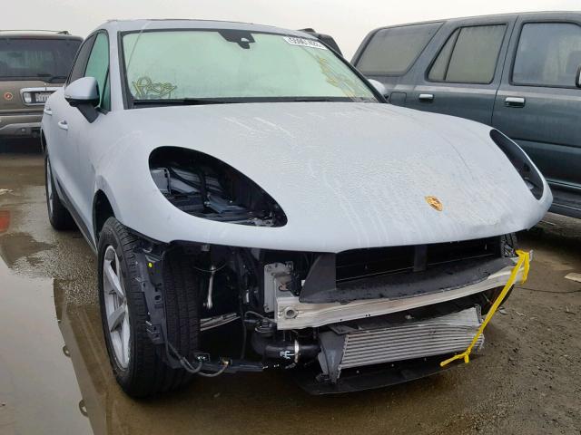 WP1AA2A5XJLB07837 - 2018 PORSCHE MACAN SILVER photo 1