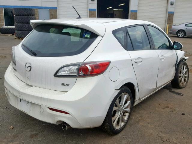 JM1BL1K64B1419084 - 2011 MAZDA 3 S WHITE photo 4