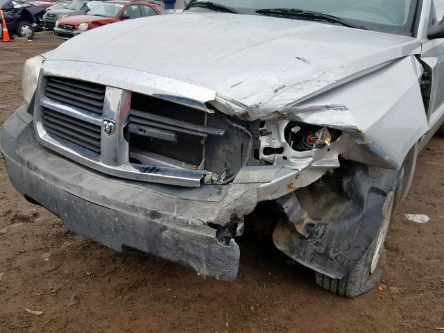 1D7HW28K86S593323 - 2006 DODGE DAKOTA QUA SILVER photo 9