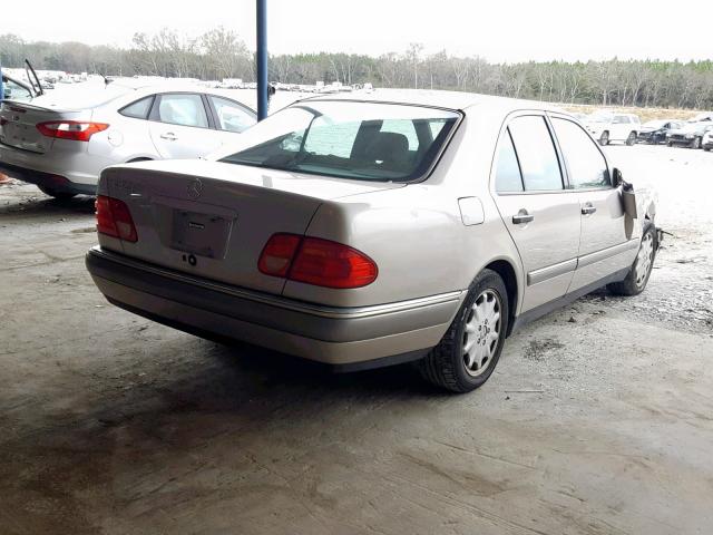 WDBJF55F0VA421715 - 1997 MERCEDES-BENZ E 320 GOLD photo 4