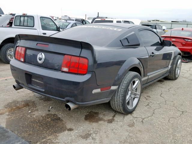 1ZVFT82H375218933 - 2007 FORD MUSTANG GT BLACK photo 4